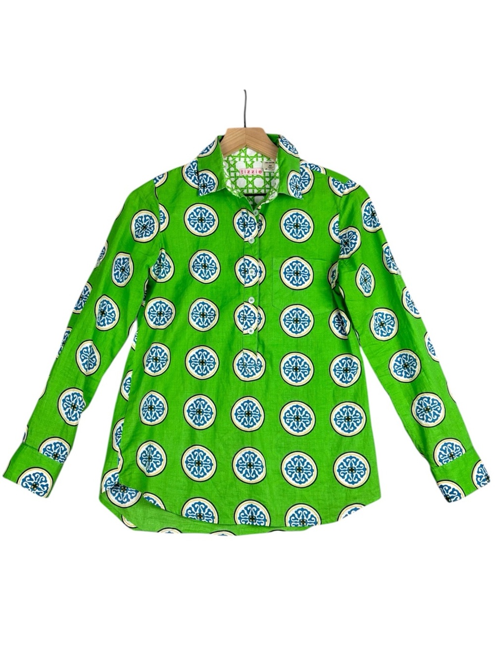 Tizzie Dizzy Lizzie Shirt Womens XS Green Medallion Henley Popover Roll Tab - Picture 2 of 13